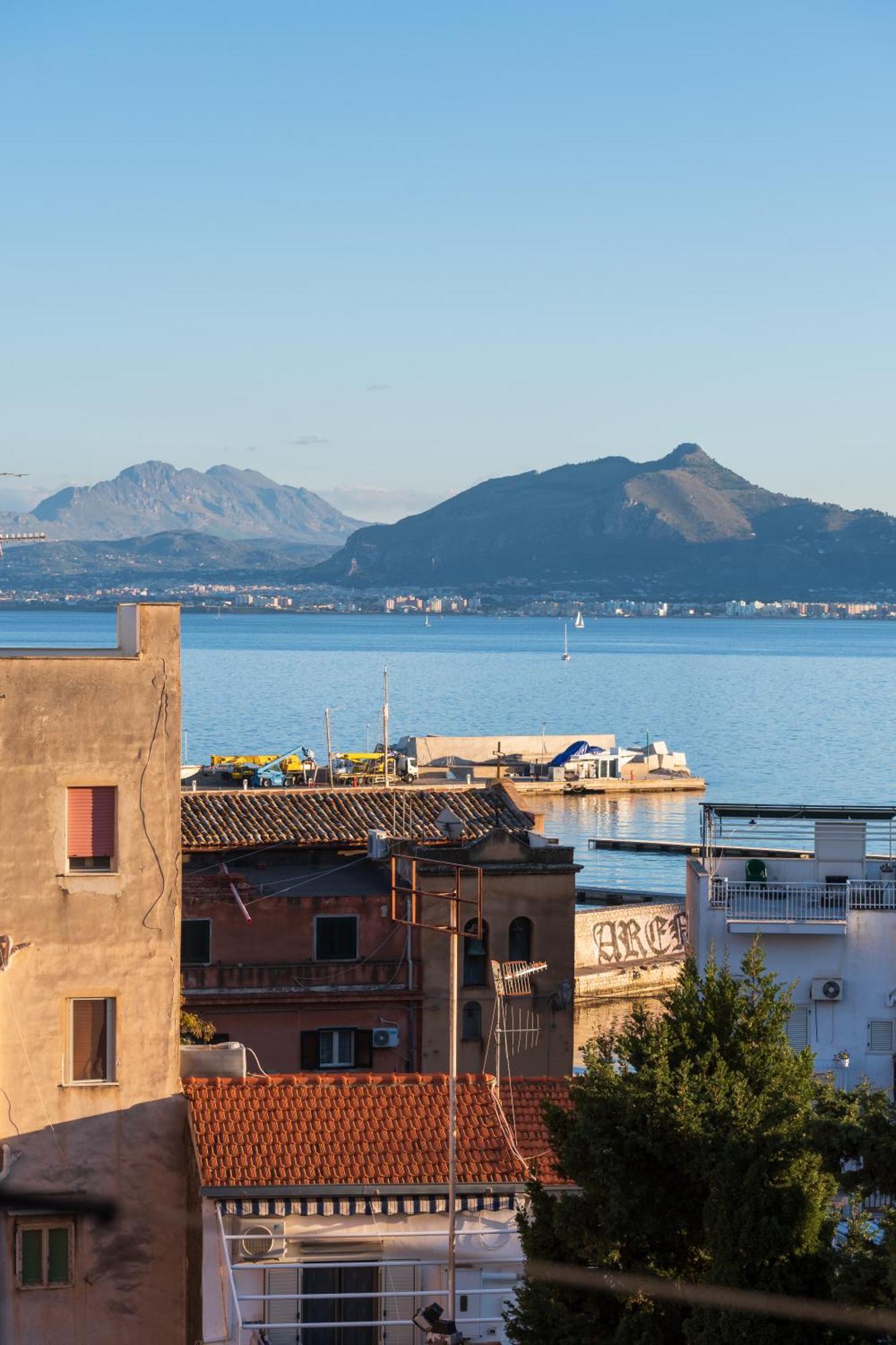 Casa De Paoli - Vista Mare Arenella, Palermo Con Parcheggio Privato Leilighet Eksteriør bilde